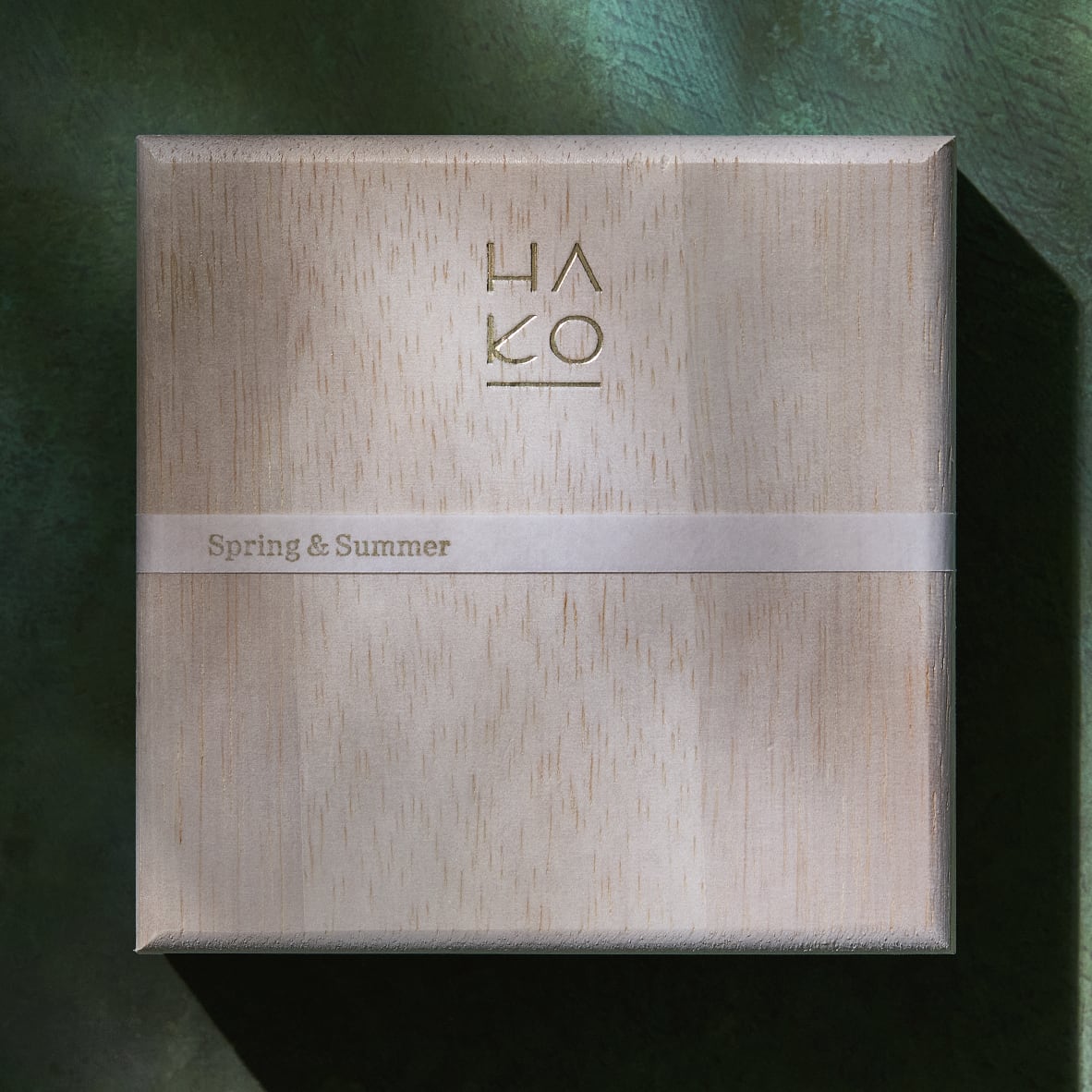 HA KO Spring & Summer Collection Box set of eight with a collaborative plate hand-made by a Japanese potter